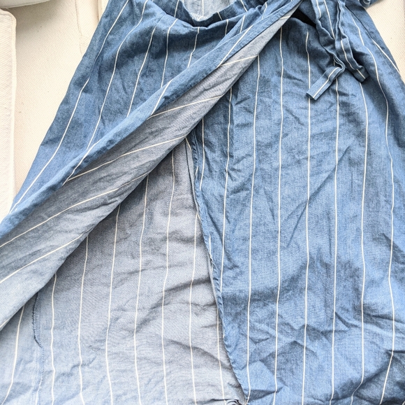 Forever 21 Cutout Faux Wrap Dress - Picture 7 of 7